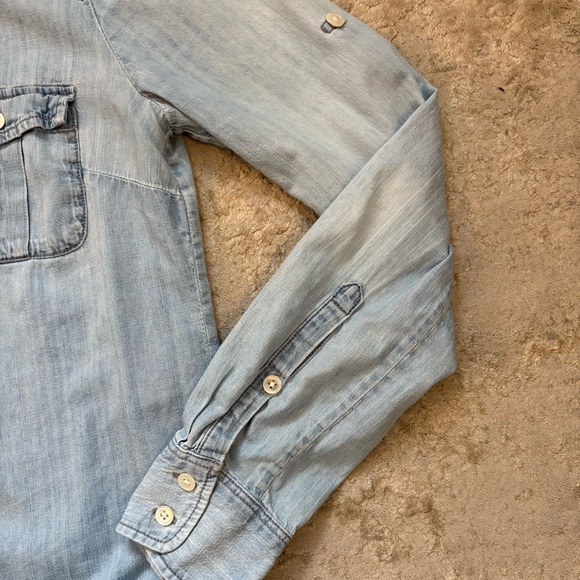 J Crew Chambray Denim Button Down Long Sleeve Collared Shirt Size 2 - Picture 5 of 8
